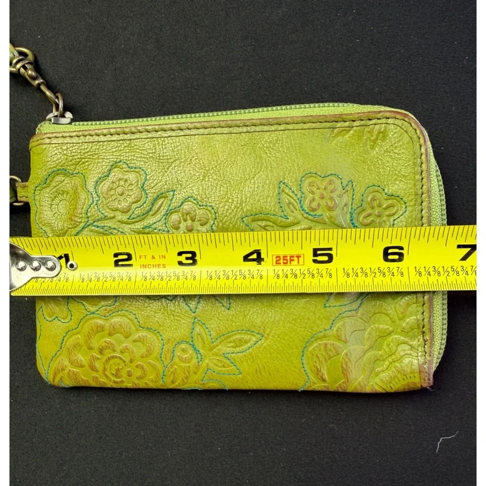 Fossil Lime Green Leather Floral Embossed Wristlet Wallet Zip Around Clutch Boho